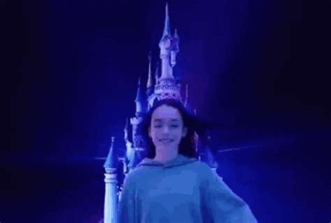 chloe disneyland gif|Chloe Disneyland Gif GIFs .